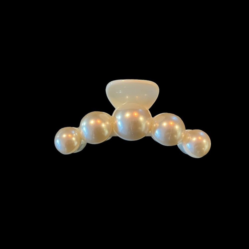 Large Faux White Pearl Claw Hair Clip